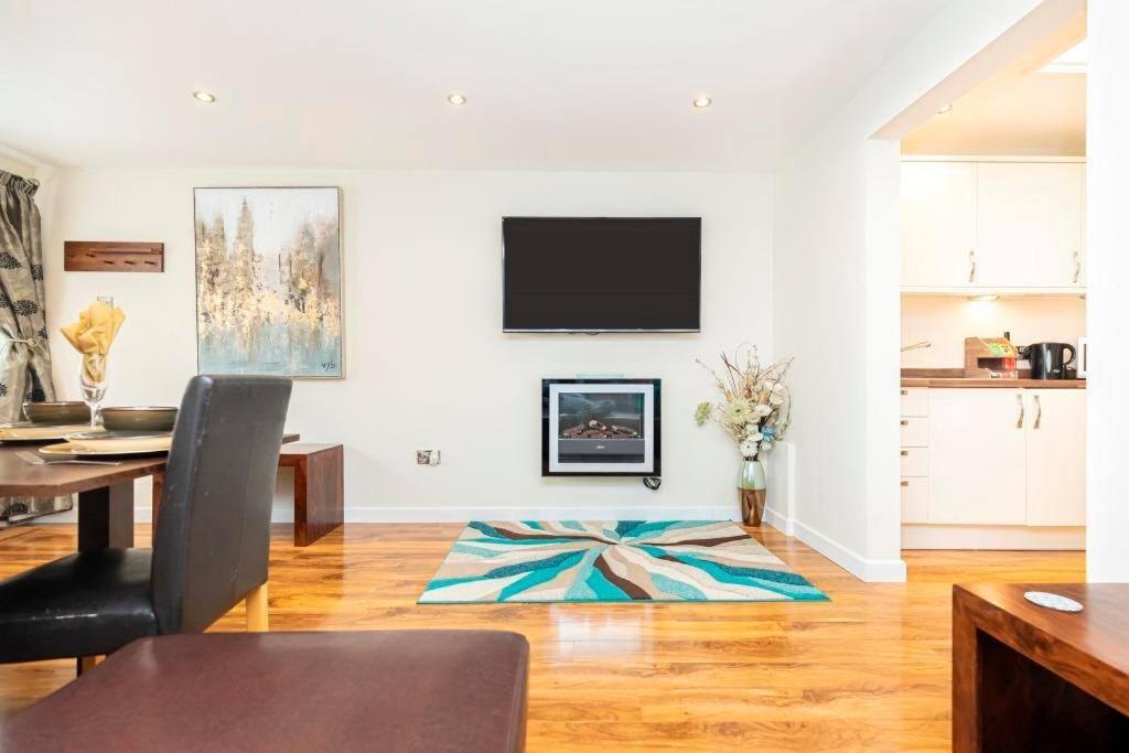 בורנמות' Bournecoast: Lovely Annex With Patio Nr Beach-5286 מראה חיצוני תמונה