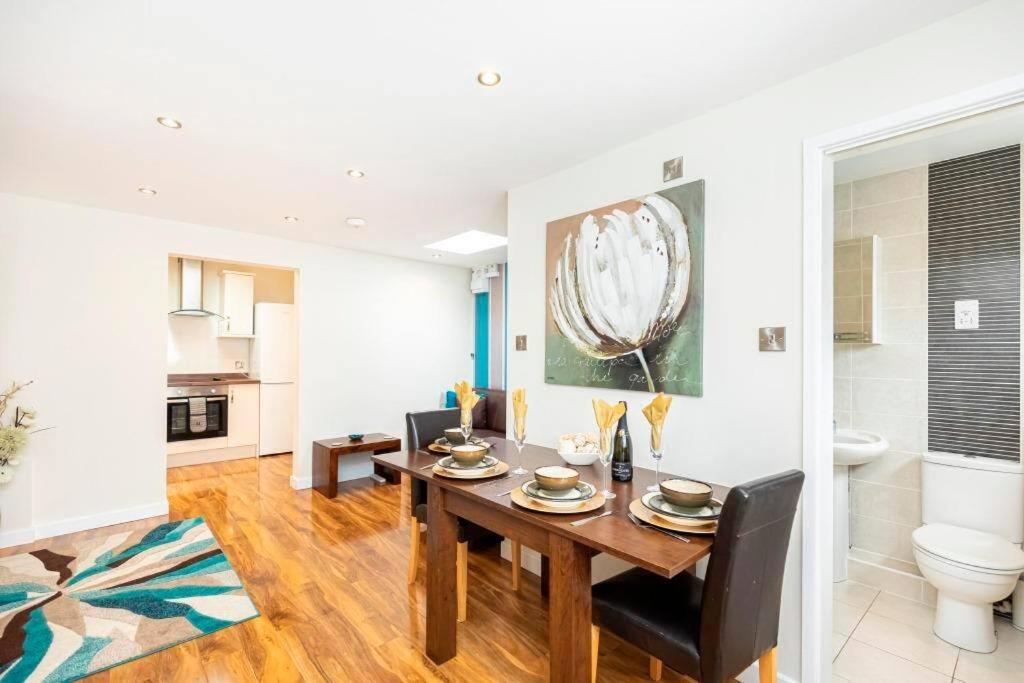 בורנמות' Bournecoast: Lovely Annex With Patio Nr Beach-5286 מראה חיצוני תמונה